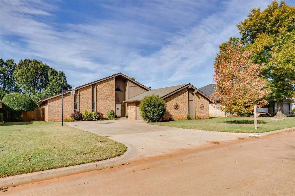 12909 Saint Christopher Drive, Oklahoma City, OK, 73120 For Sale