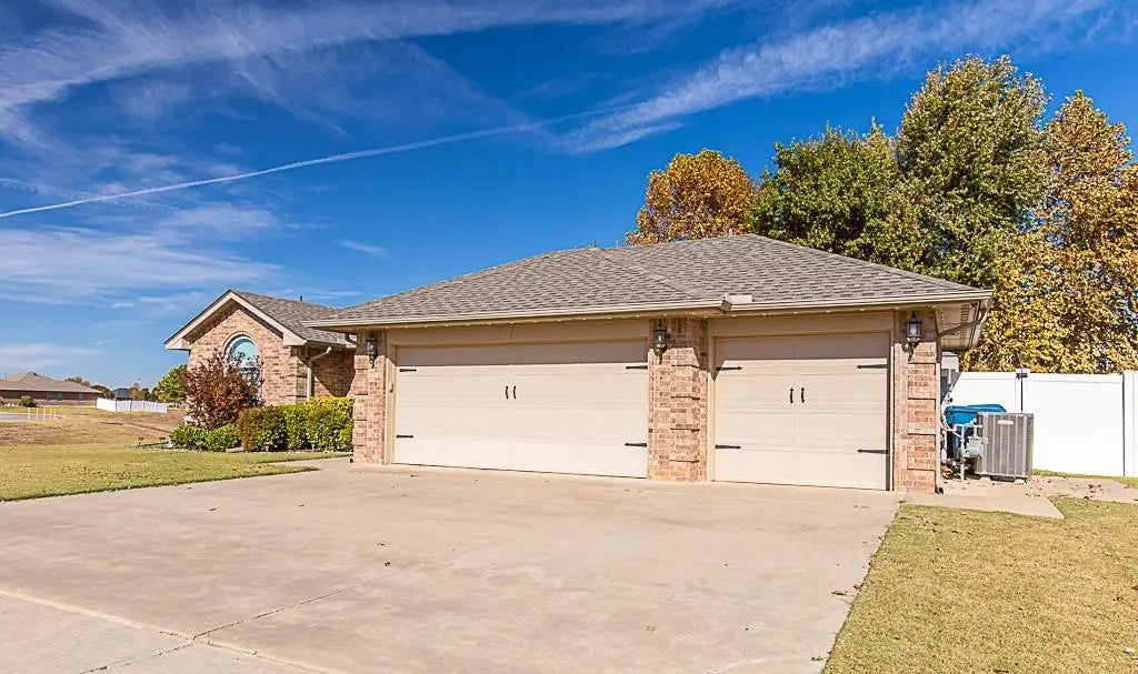 MLS Number 1200764 in the city of Newcastle Homes for Sale by Farmington Add Sec #1, the zipcode of 73065