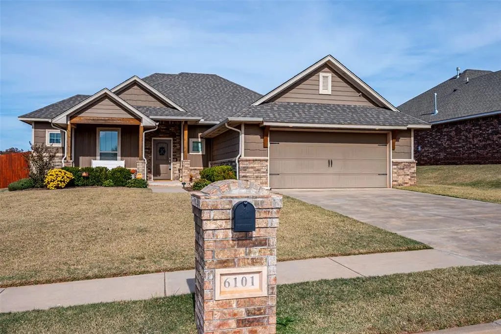 Residential Real Estate for Sale located in the neighborhood of Covell Vly Ph I, in the city of Edmond, OK