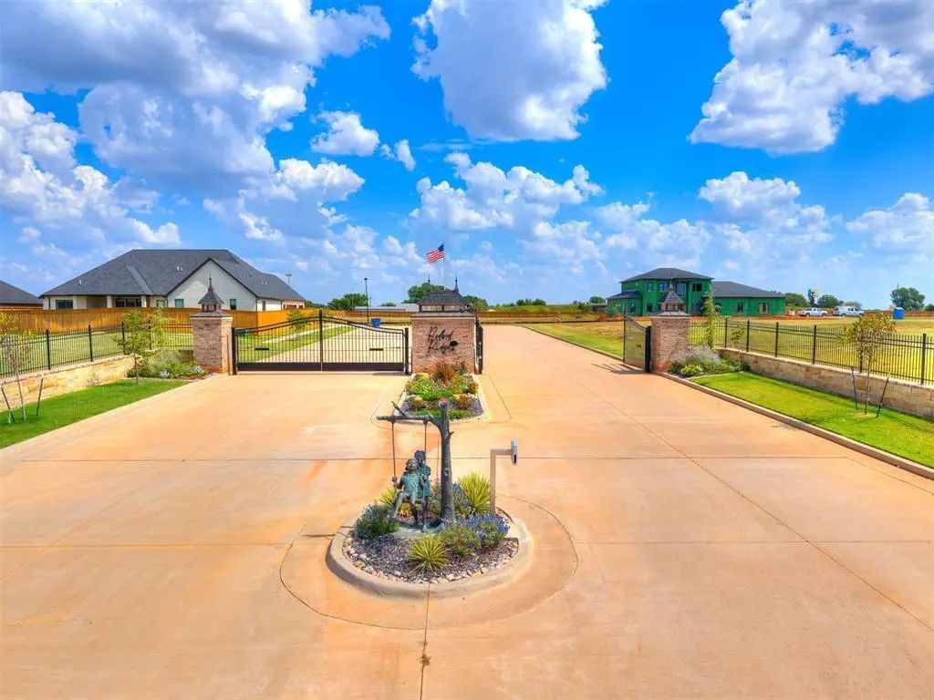 3501 Redbud Ridge Road, Chickasha