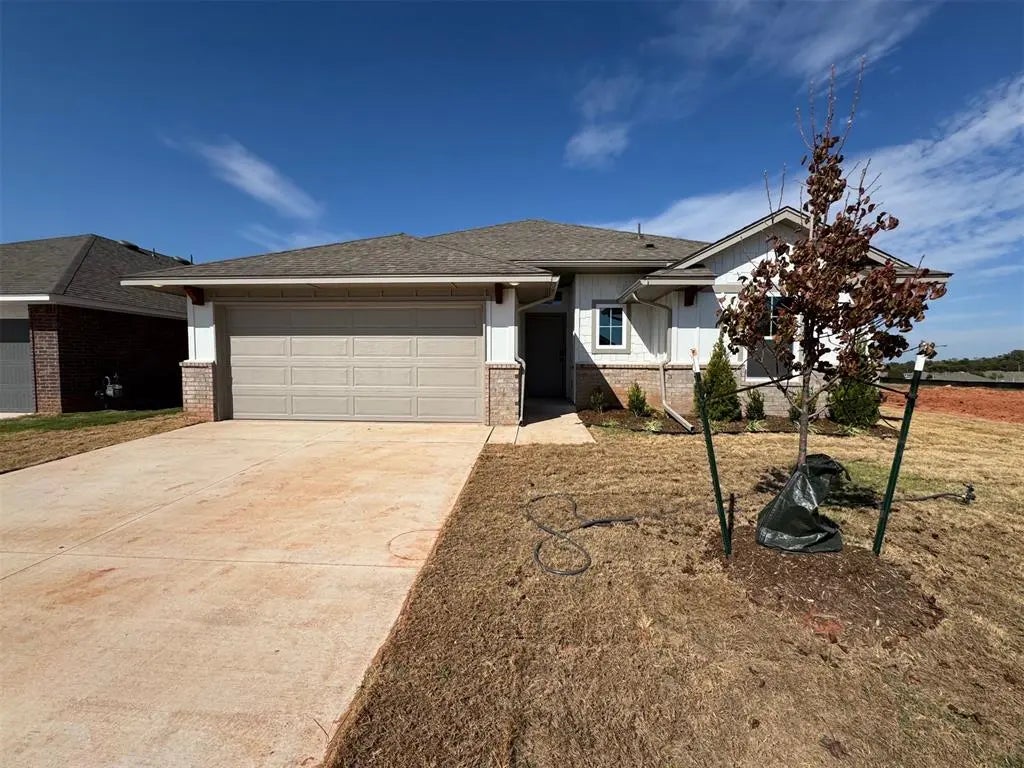 Residential Real Estate for Sale located in the neighborhood of Turtlewood, in the city of Midwest City, OK