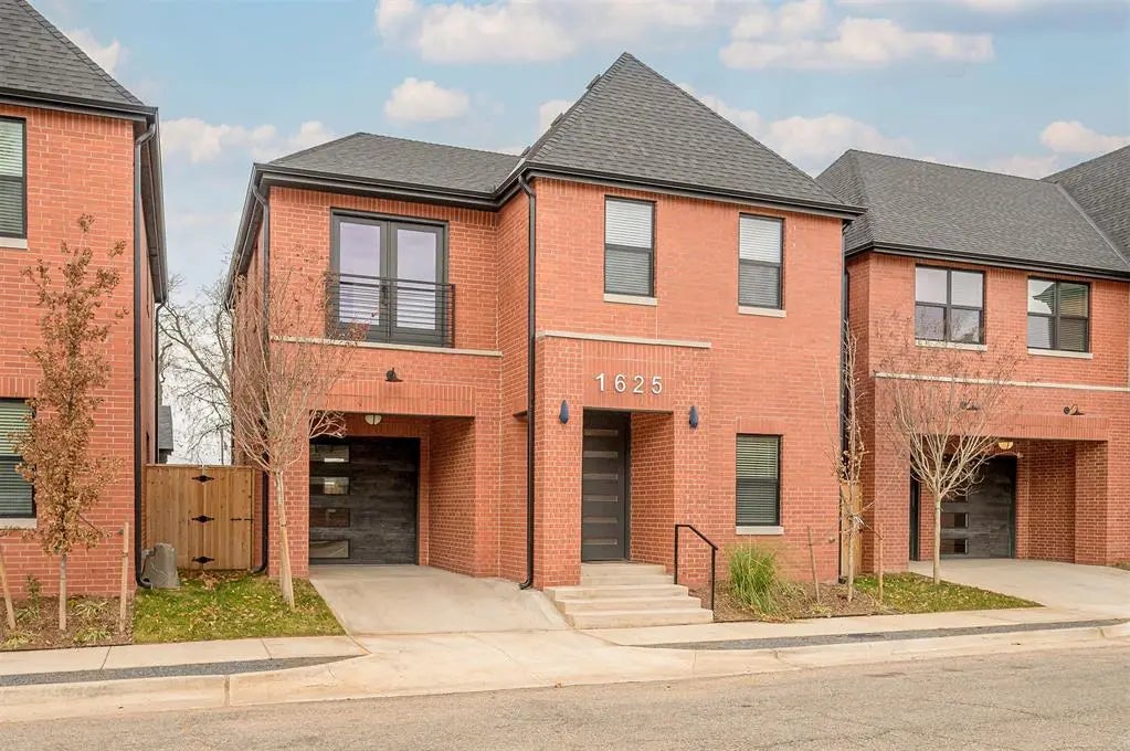 Residential Real Estate for Sale located in the neighborhood of University View Add, in the city of Oklahoma City, OK