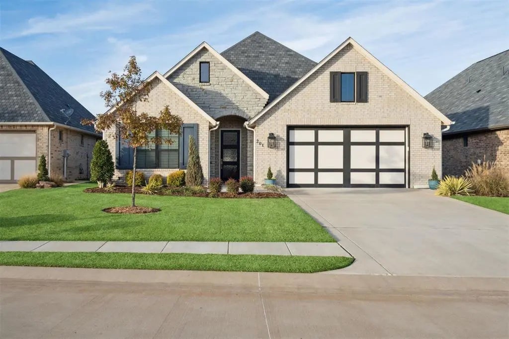 201 Pont De Normandie Court, Edmond, OK, 73034 For Sale