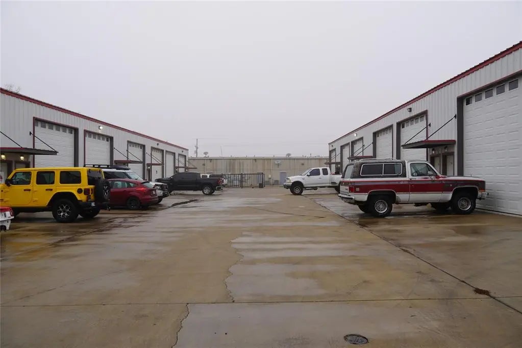 308 W State Hwy 152 112, Mustang, OK, 73064 For Sale