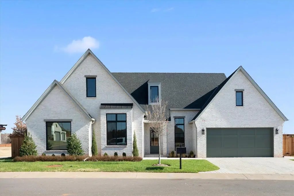 Residential Real Estate for Sale located in the neighborhood of Stone Hill Cottages at Iron Horse Ranch, in the city of Edmond, OK