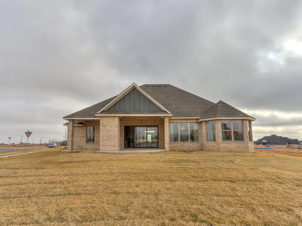 4601 Mustang Park Boulevard, Mustang, OK, 73064 For Sale