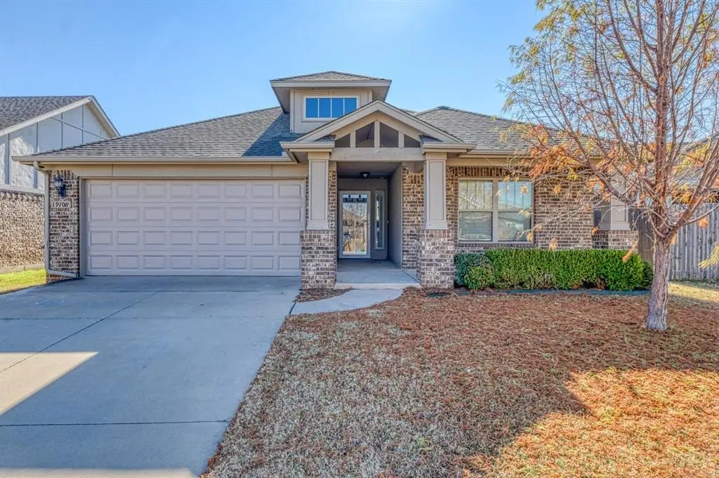 Residential Real Estate for Sale located in the neighborhood of Valencia Park 19, in the city of Edmond, OK