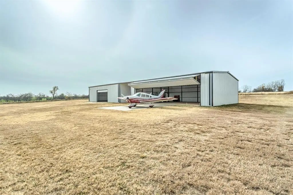 1057 County Street 2937, Tuttle