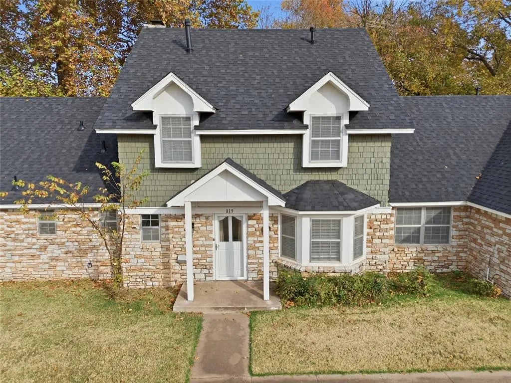 819 W Adams Street, Purcell