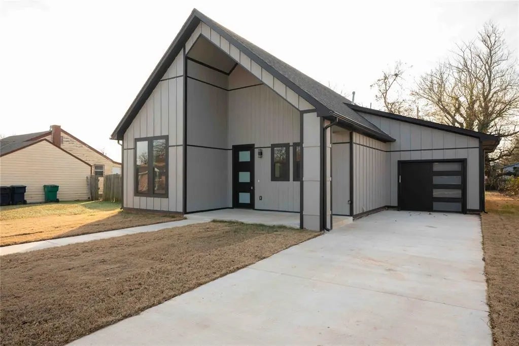 1732 Ne 16th Street, Oklahoma City, OK, 73117 - Baths 2nd East View - 1204396, Residential