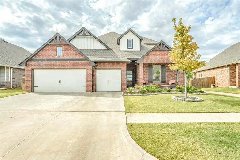 Residential Real Estate for Sale located in the neighborhood of Stonebriar Sec Seven, in the city of Edmond, OK