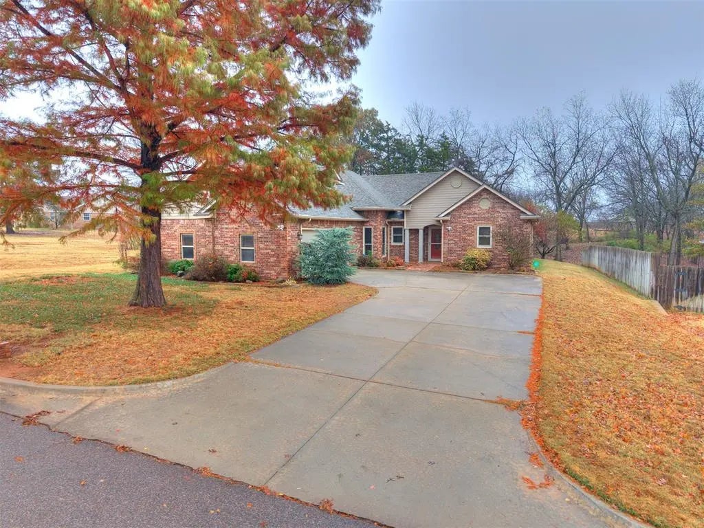 661 Lakeside Drive, Noble