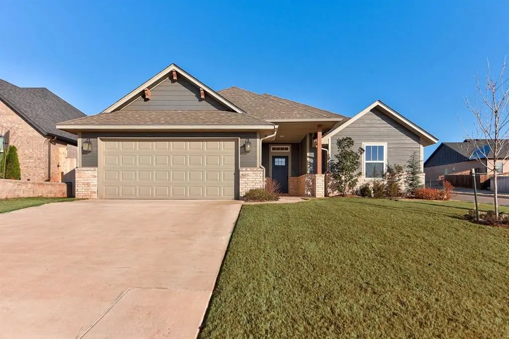 Residential Real Estate for Sale located in the neighborhood of Covell Vly Ph 3, in the city of Edmond, OK