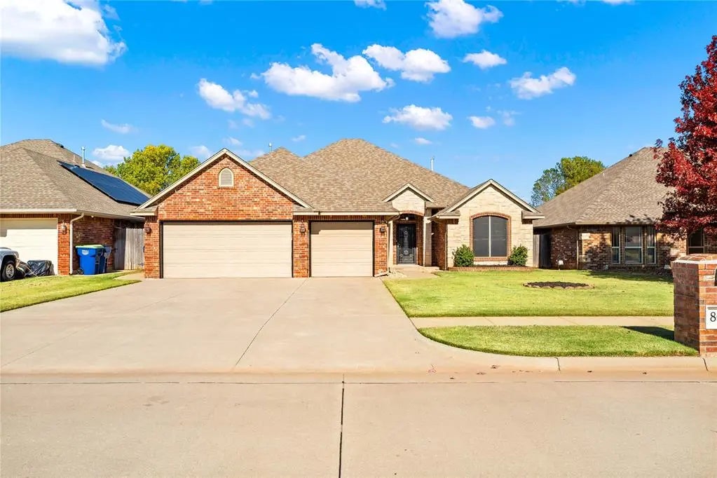 805 W Old Farm Way, Mustang, OK, 73064 For Sale