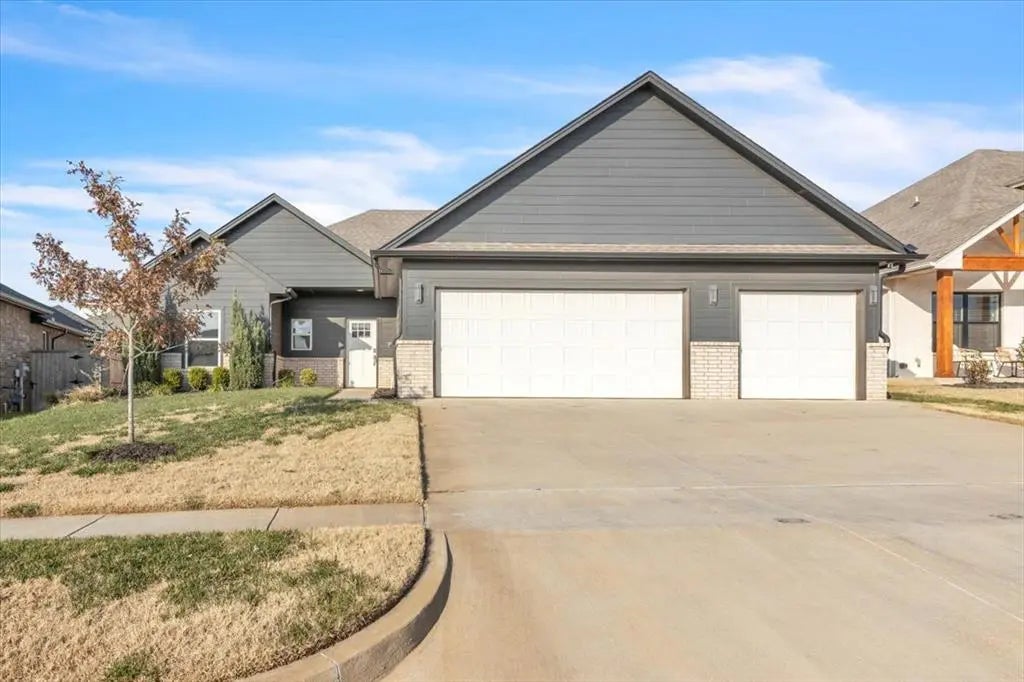 Residential Real Estate for Sale located in the neighborhood of Rockwell Park Sec 2, in the city of Edmond, OK