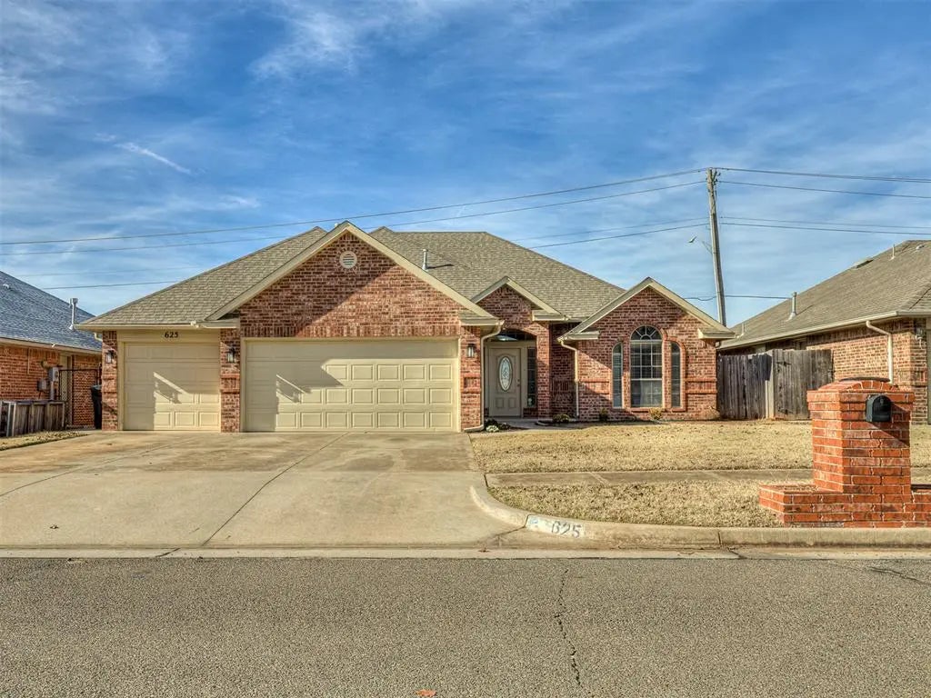 625 Allison Lane, Moore, OK, 73160 For Sale