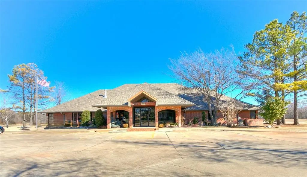 1220 S Santa Fe Avenue, Edmond
