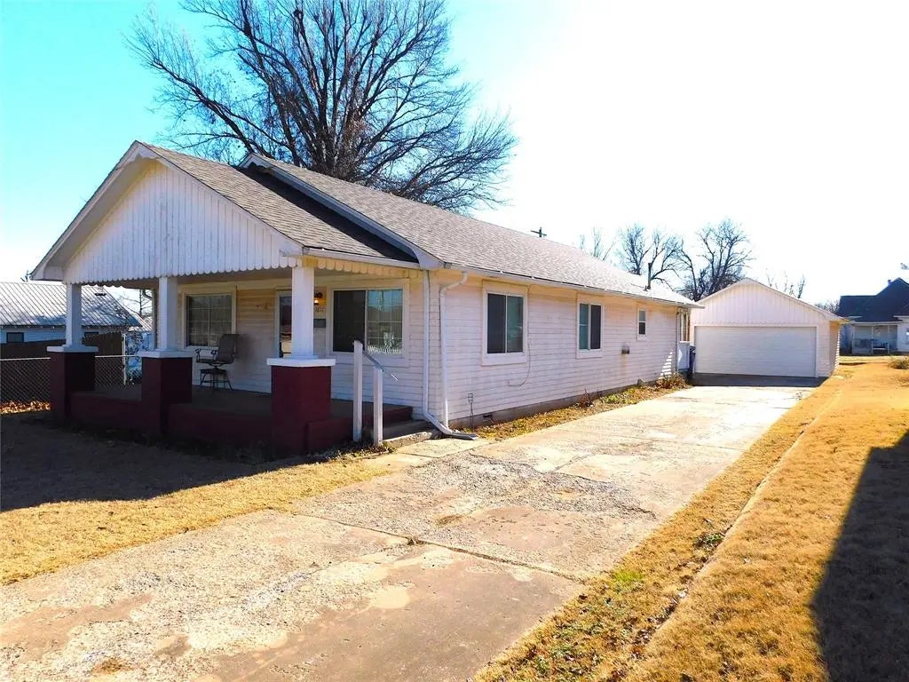 Residential Real Estate for Sale located in the neighborhood of Capital Heights 3rd, in the city of Guthrie, OK