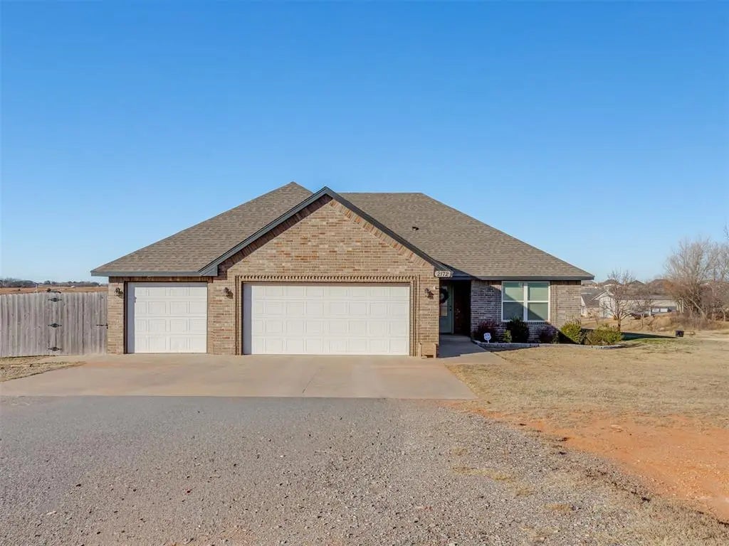 Residential Real Estate for Sale located in the neighborhood of THE ACREAGE, in the city of Blanchard, OK