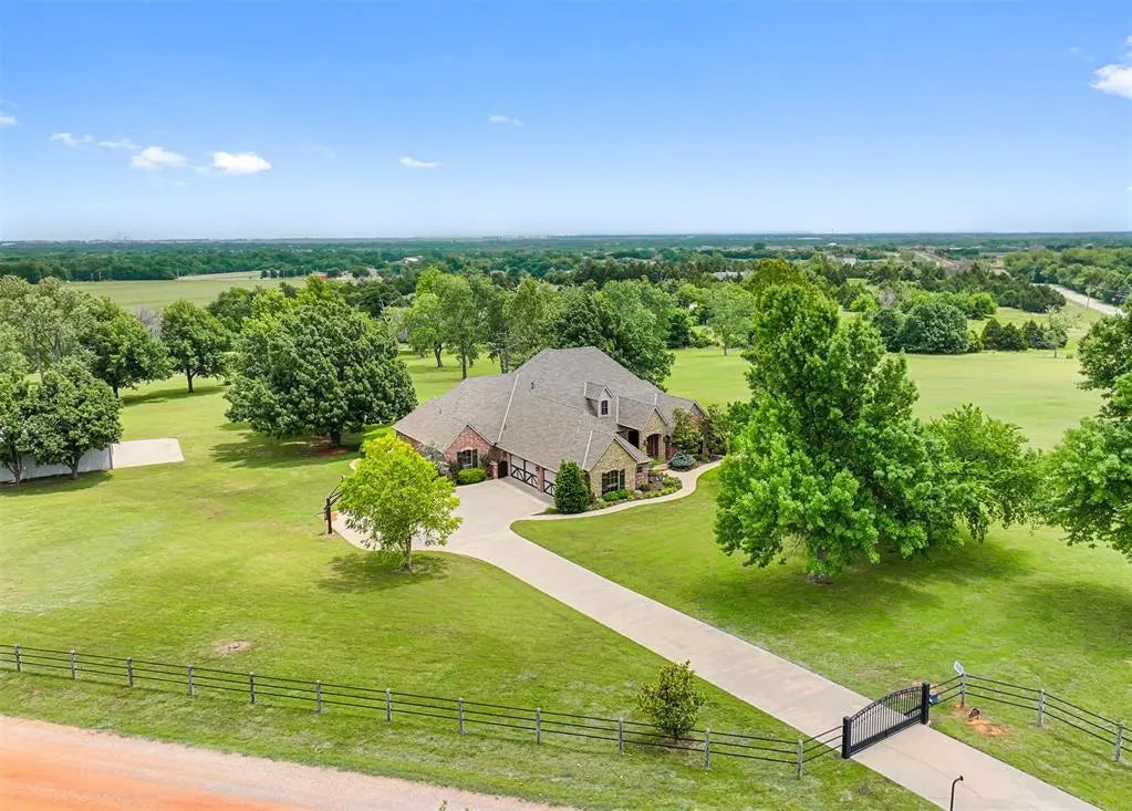 Oklahoma City Real Estate - MLS # 1207531, Residential real estate for Sale in n/a, MLS Listings # 1207531