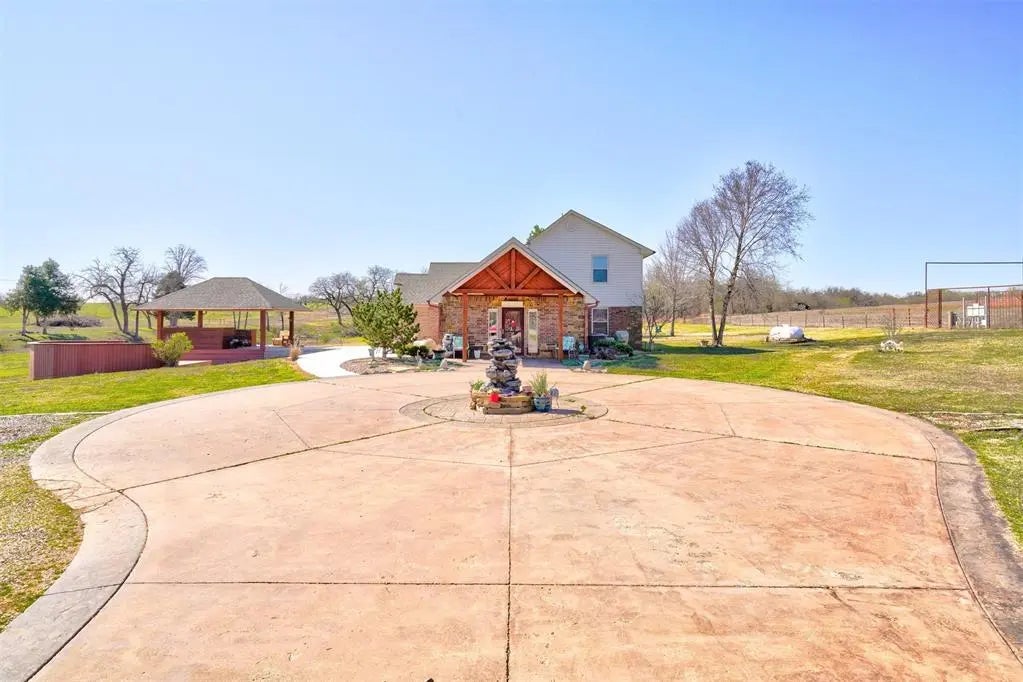 21372 Santa Fe Avenue, Purcell