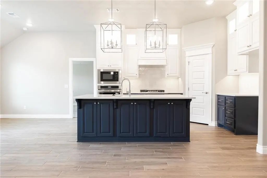 2220 Nw 171st Street, Edmond