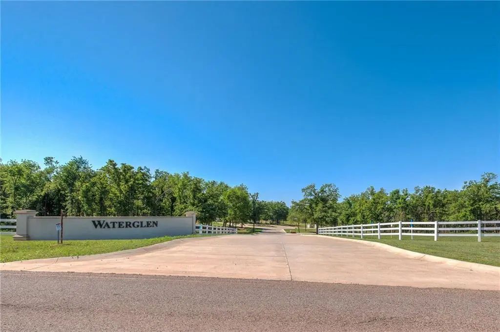 9761 Waterglen Road, Guthrie