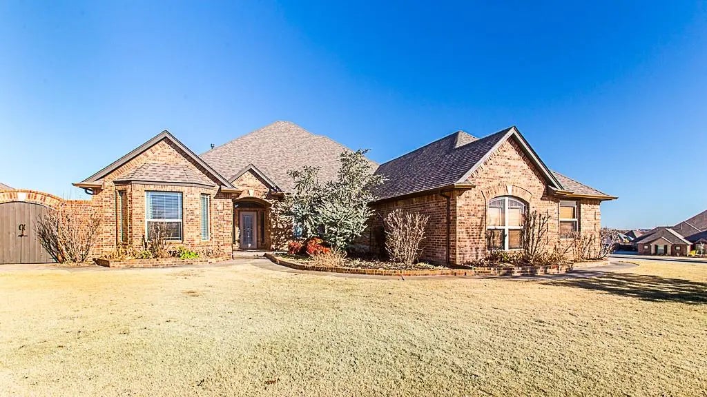Residential Real Estate for Sale located in the neighborhood of Sterling Canyon, in the city of Oklahoma City, OK