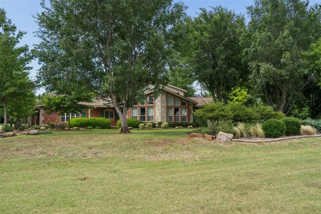 2909 N Santa Fe Avenue, Edmond