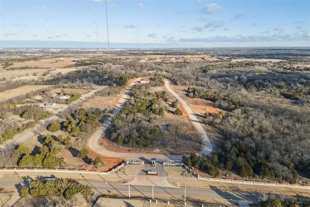 8201 Wilshire Park West Drive, Oklahoma City