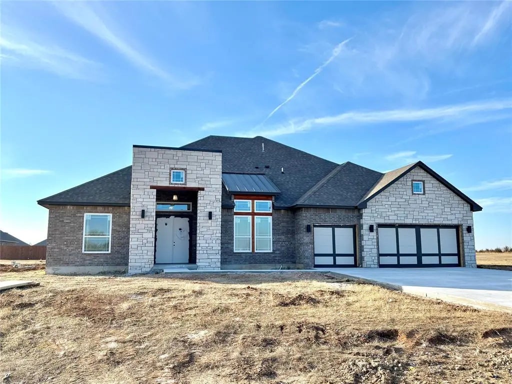 Residential Real Estate for Sale located in the neighborhood of Blue Ridge Estates, in the city of Newcastle, OK