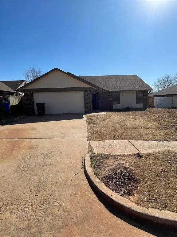 700 Black Hawk Drive, Norman