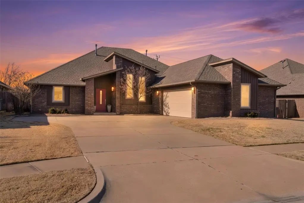 17705 Sparrow Hawk Lane, Edmond, OK, 73012 For Sale