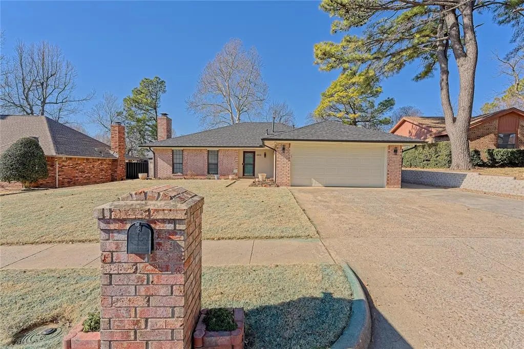 2812 E Raintree Circle, Norman, OK, 73072 - Smoking Oaks S 1 - 1210995, Residential