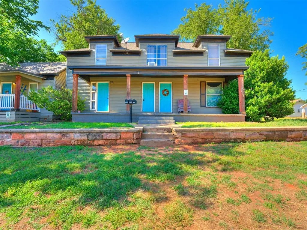 Residential Income Real Estate for Sale at 220 E Springer Avenue in the city of Guthrie by MLS #1211287