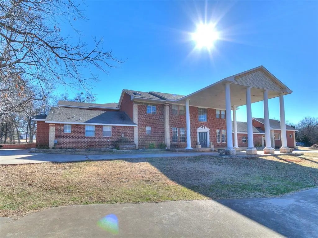 Residential Real Estate for Sale located in the neighborhood of Unpltd Pt Sec 06 9n 4w, in the city of Newcastle, OK
