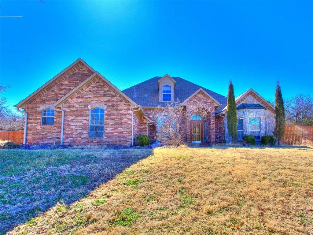 Residential Real Estate for Sale located in the neighborhood of Blue Creek Estates, in the city of Norman, OK