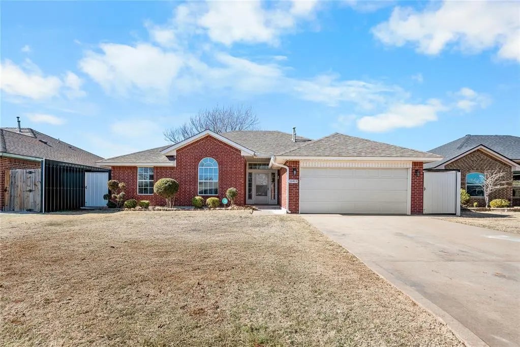 Residential Real Estate for Sale located in the neighborhood of ROXBORO SEC 1 001 004, in the city of Oklahoma City, OK