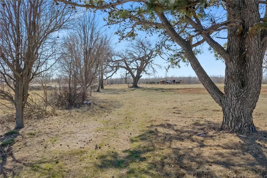 25820 E County Road 1500, Maysville