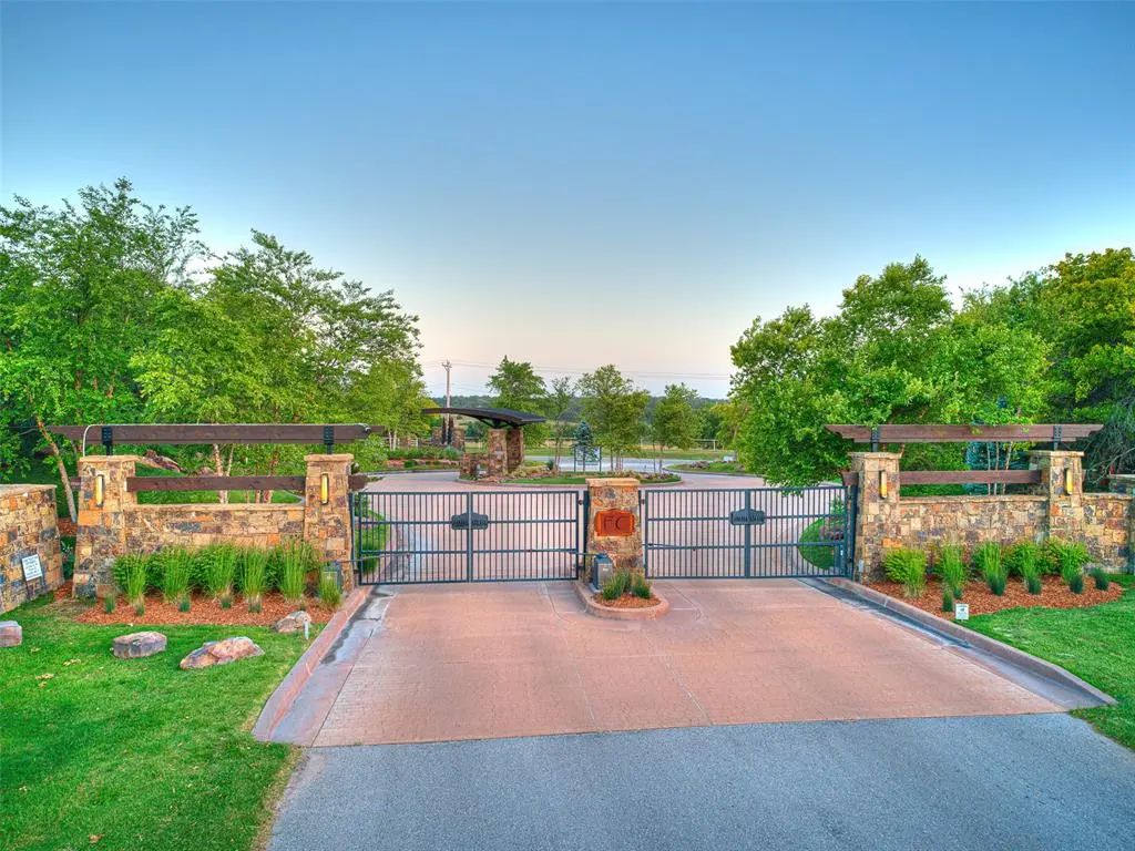6908 Split Fence Lane, Edmond