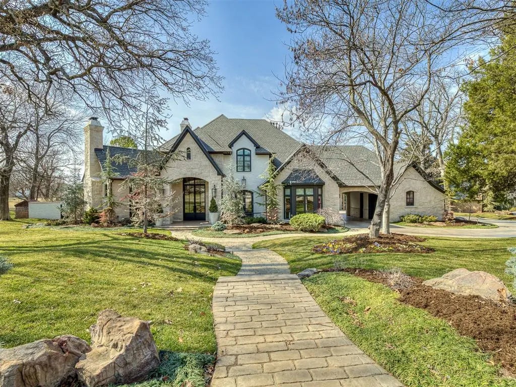 Residential Real Estate for Sale at 6501 Oak Heritage Trail in the city of Edmond by MLS #1214542