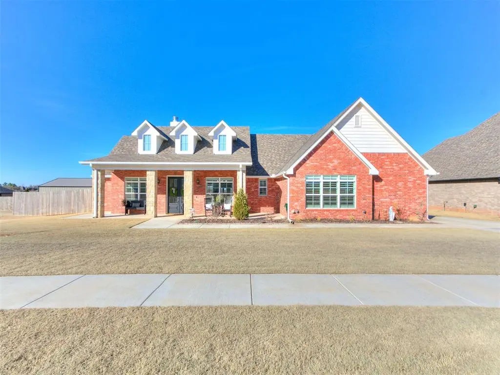 1235 Deer Ridge, Tuttle
