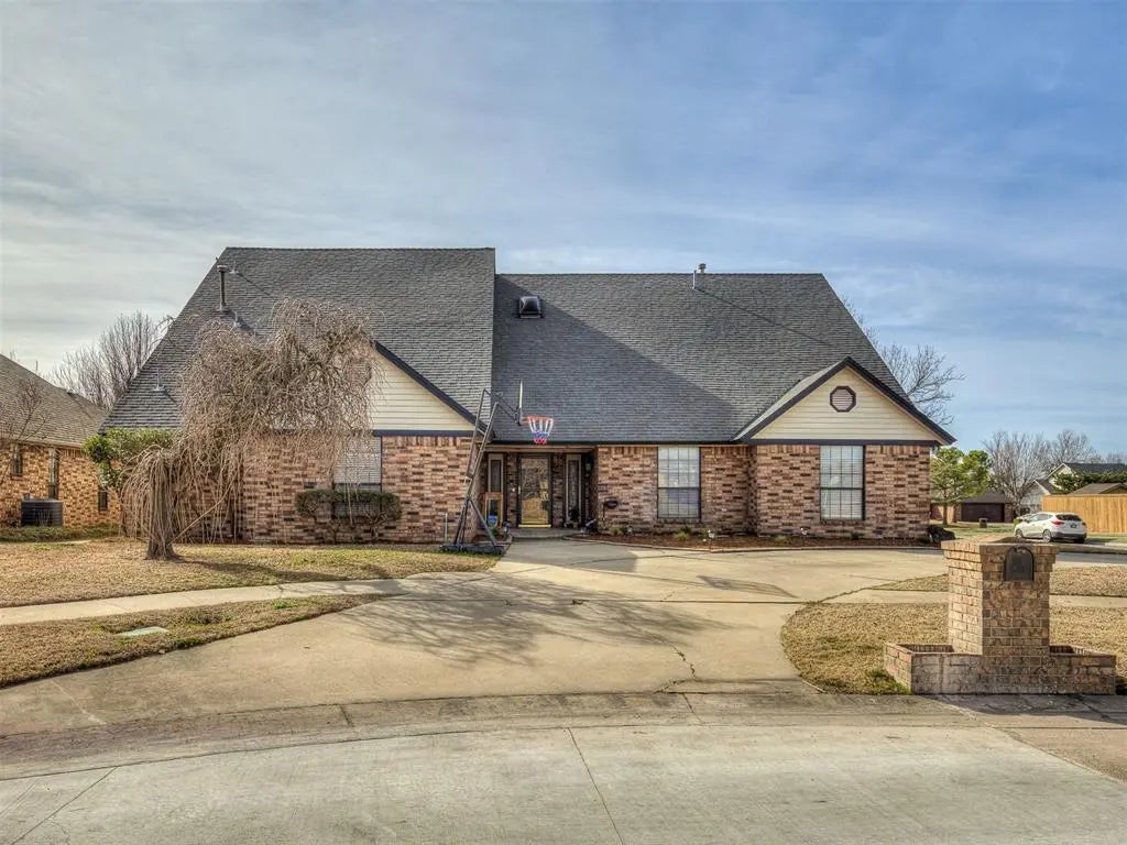1324 Sw 107th Place, Oklahoma City, OK, 73170 - Greenbriar Kngsridge - 1216335, Residential