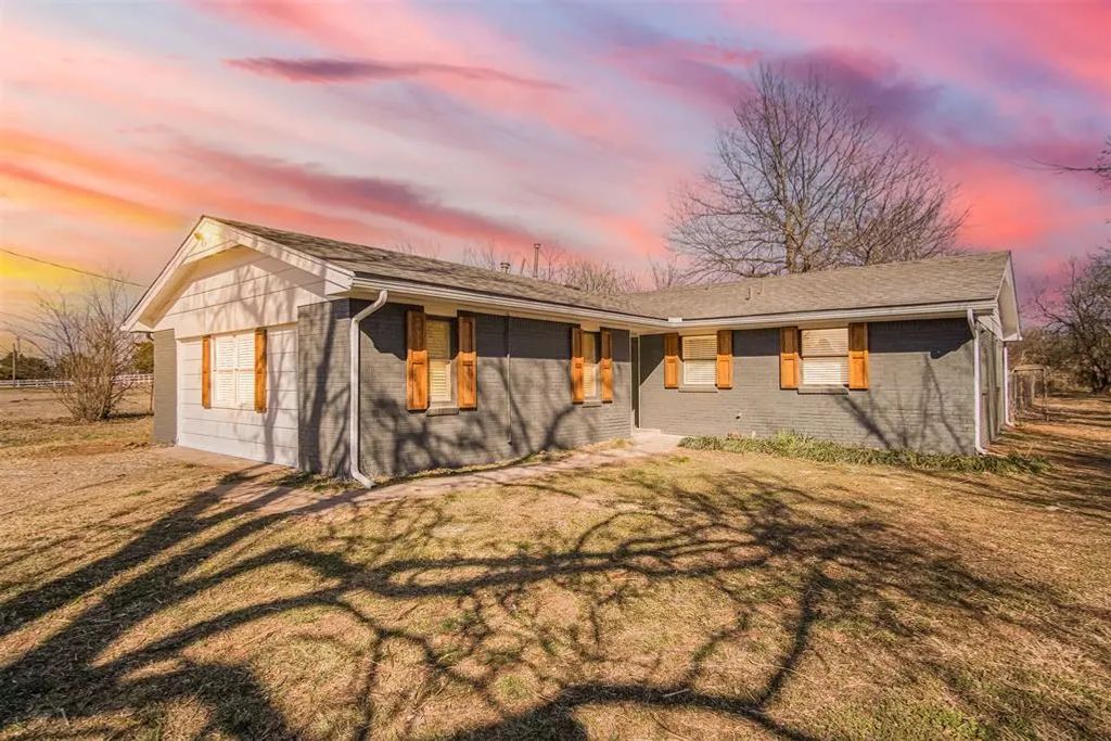 5825 N Blue Lake Drive, Norman