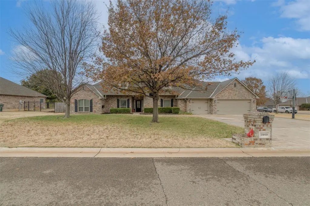 Residential Real Estate for Sale located in the neighborhood of Highland Trails, in the city of Edmond, OK