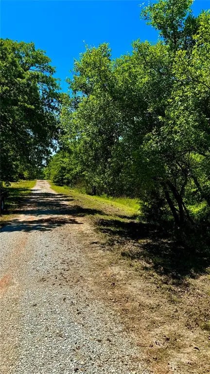 8825 E 180th Street, Lexington