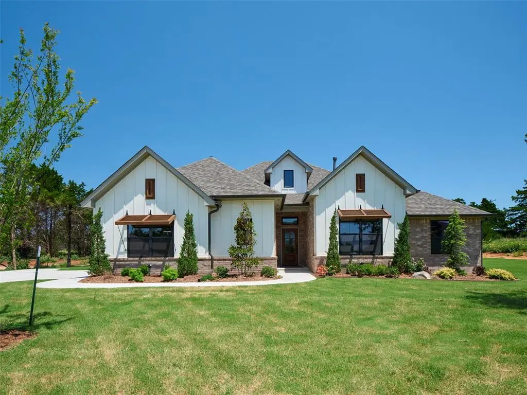Residential Real Estate for Sale located in the neighborhood of Prairie Estates, in the city of Mustang, OK