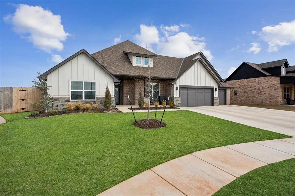 Residential Real Estate for Sale located in the neighborhood of Sendera Lakes, in the city of Moore, OK