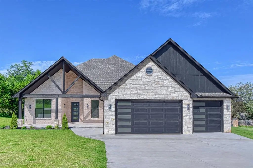 2907 Ridgecrest Drive, Purcell