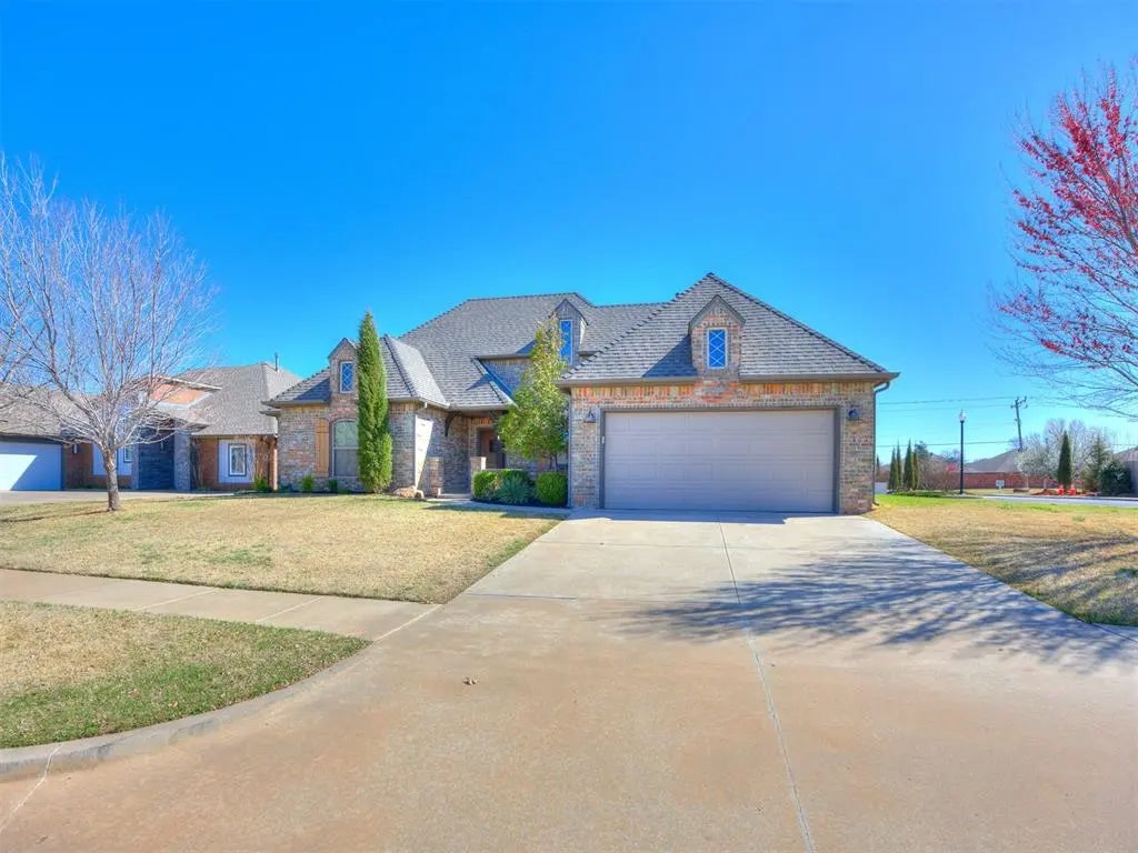 17400 White Hawk Drive, Edmond